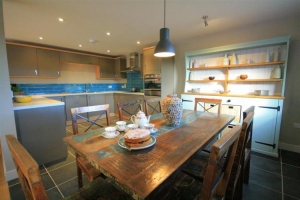 notgrove cotswold holiday cottage cobnut barn kitchen dining